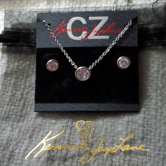 🎉HOST PICK🎉 Bezel CZ Pendant & Earrings Set - Picture 2 of 2
